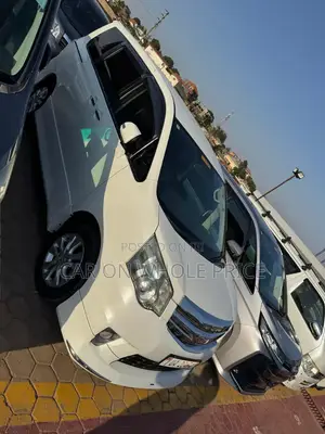Toyota Noah 2.0 FWD (8 Seater) 2014 White