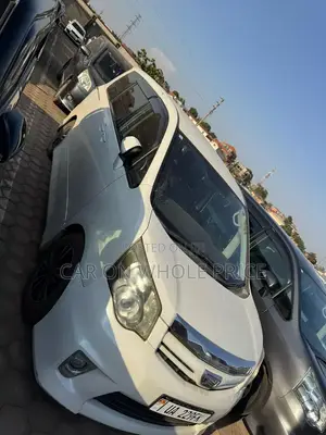 Toyota Noah 2.0 FWD (8 Seater) 2014 White