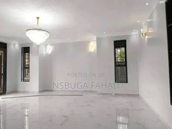 5bdrm House in Standalone Ntinda, Central Division for rent