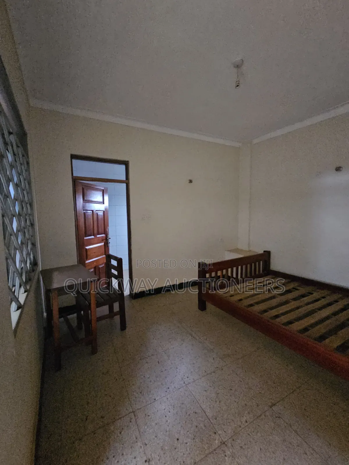 4-Storey Commercial Building / Guest House in Seeta Town (Quick Sale)