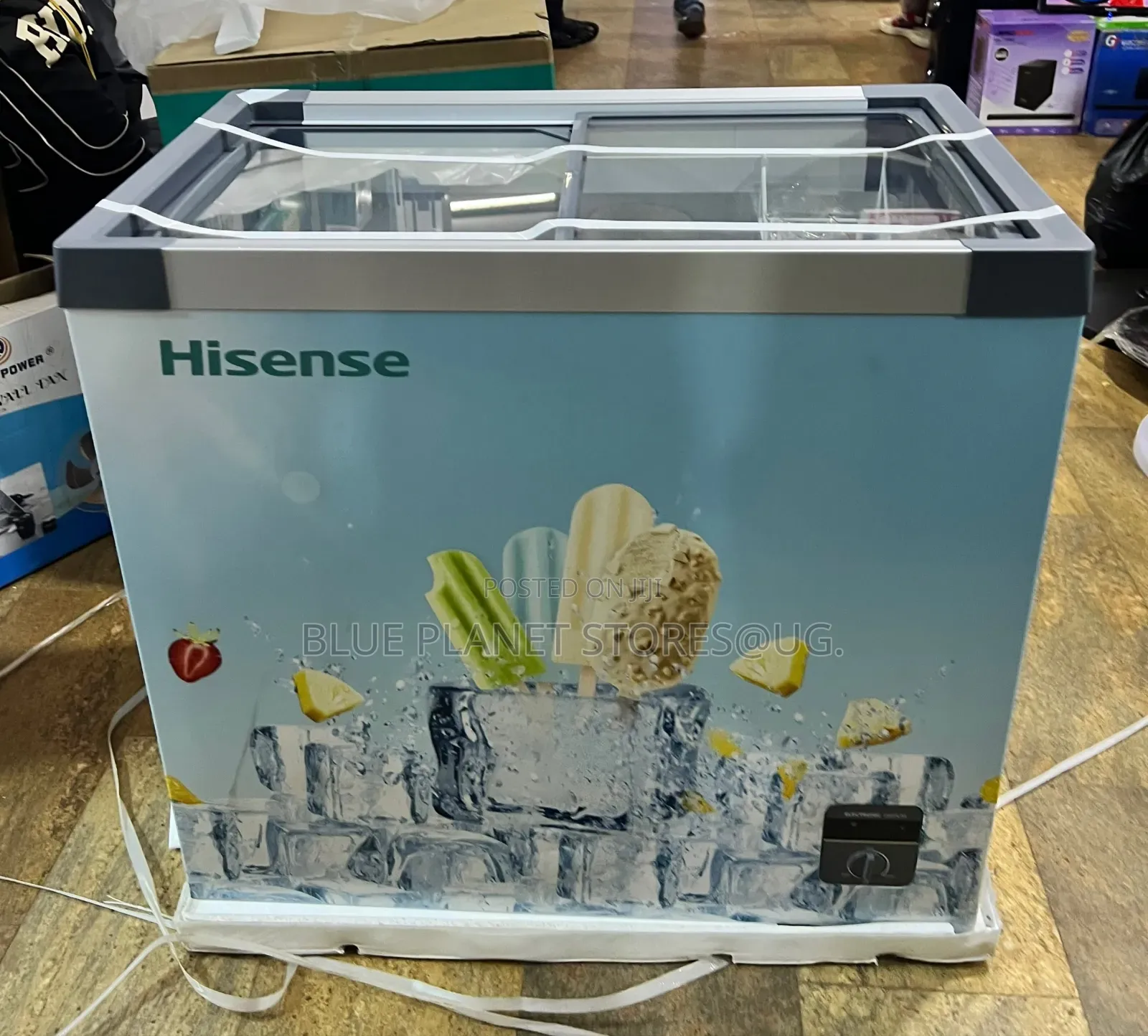 HISENSE 270Litres Display/Ice Cream Chest Freezers \\ FC-270DD