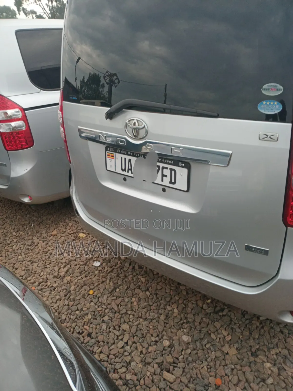 Toyota Noah 2011 Silver