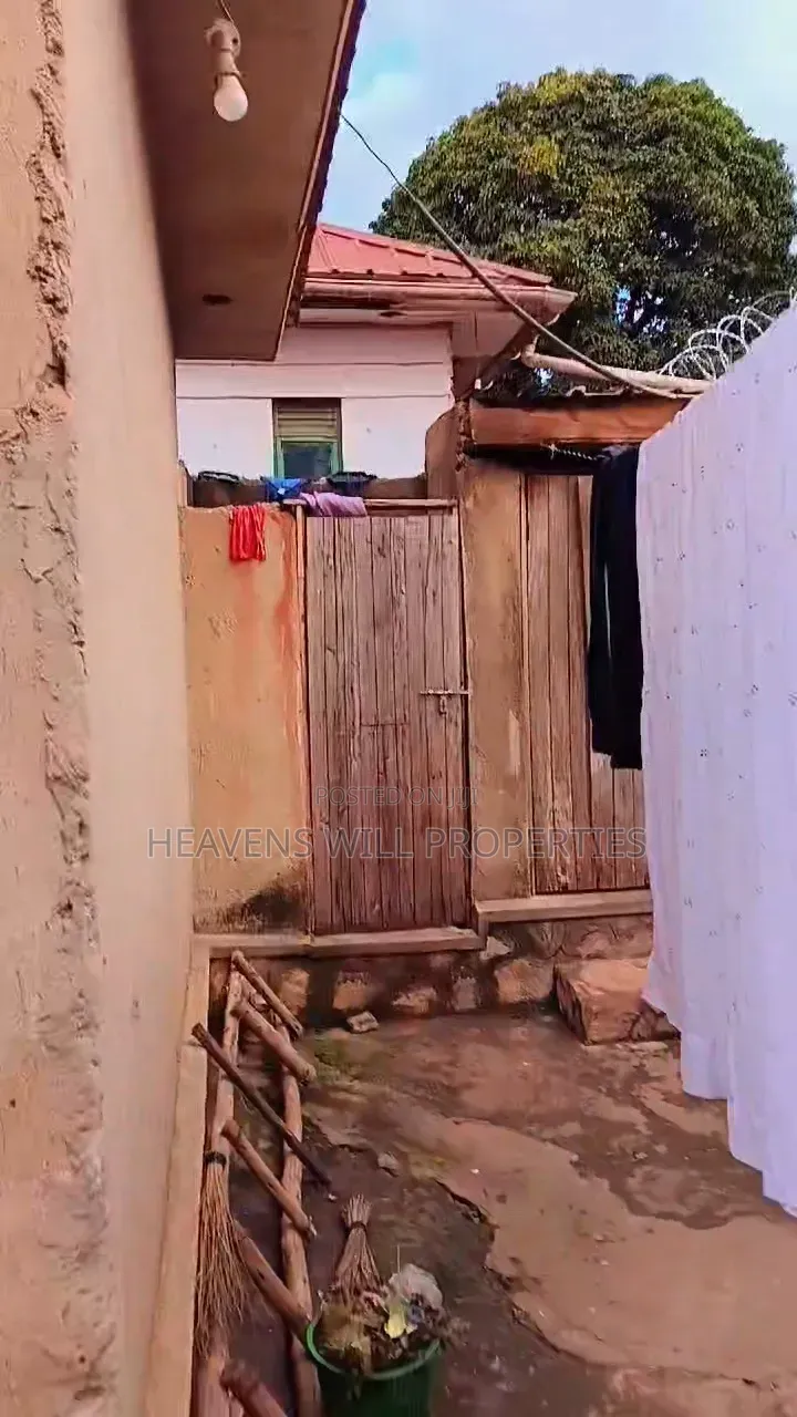 1bdrm House in 4Doubles +3Single, Division A for sale