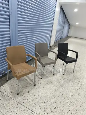 Deluxe Plain Back Plastic Chairs Plastic Chairs