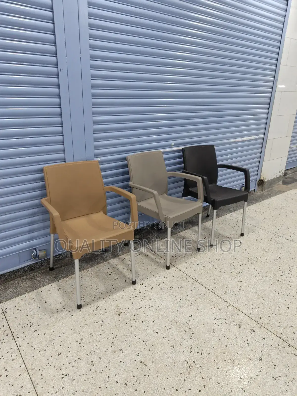 Deluxe Plain Back Plastic Chairs Plastic Chairs