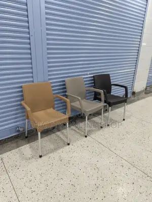 Deluxe Plain Back Plastic Chairs Plastic Chairs