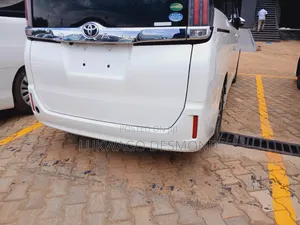 Toyota Noah 2.0 FWD (7 Seater) 2020 White