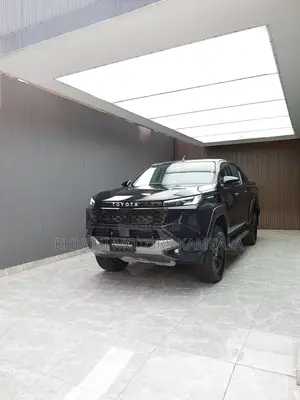 New Toyota Hilux 2025 Black