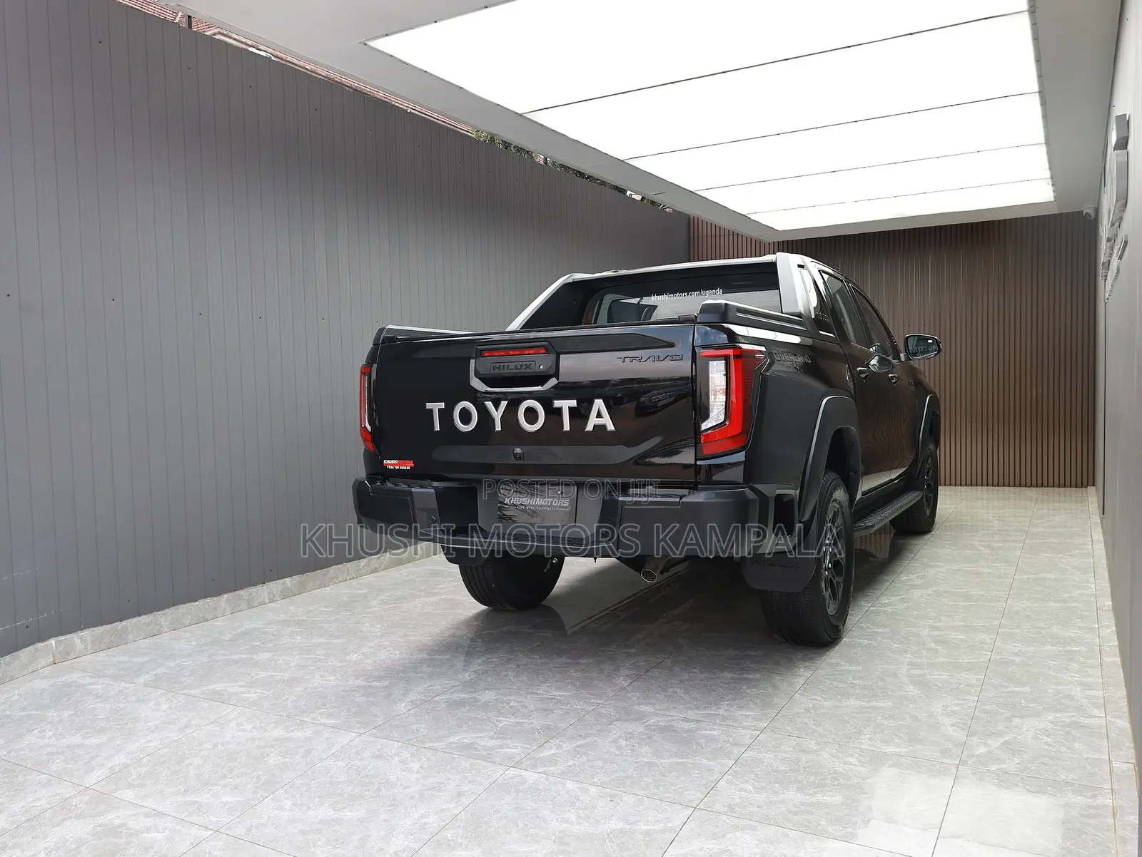 New Toyota Hilux 2025 Black