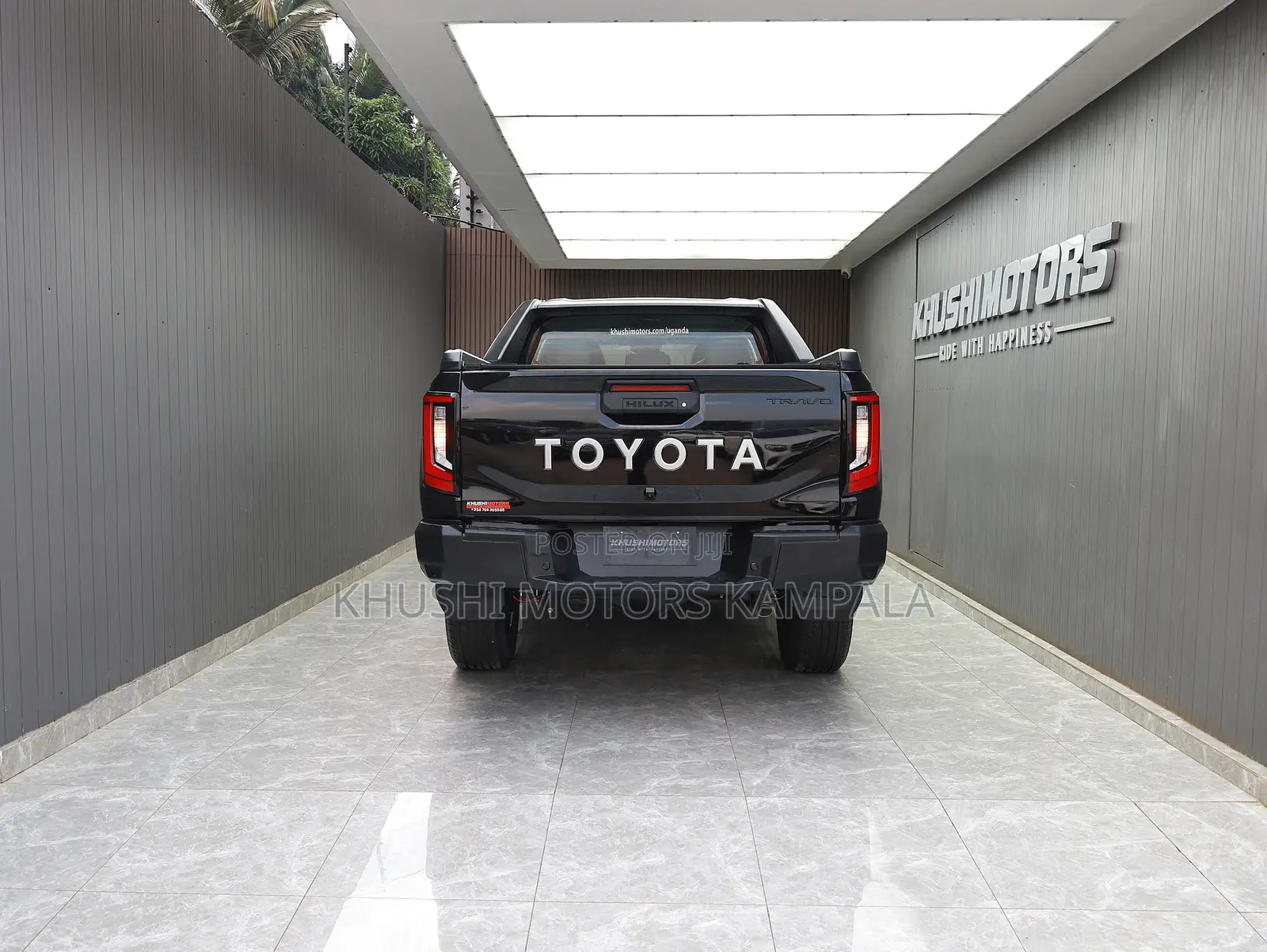New Toyota Hilux 2025 Black