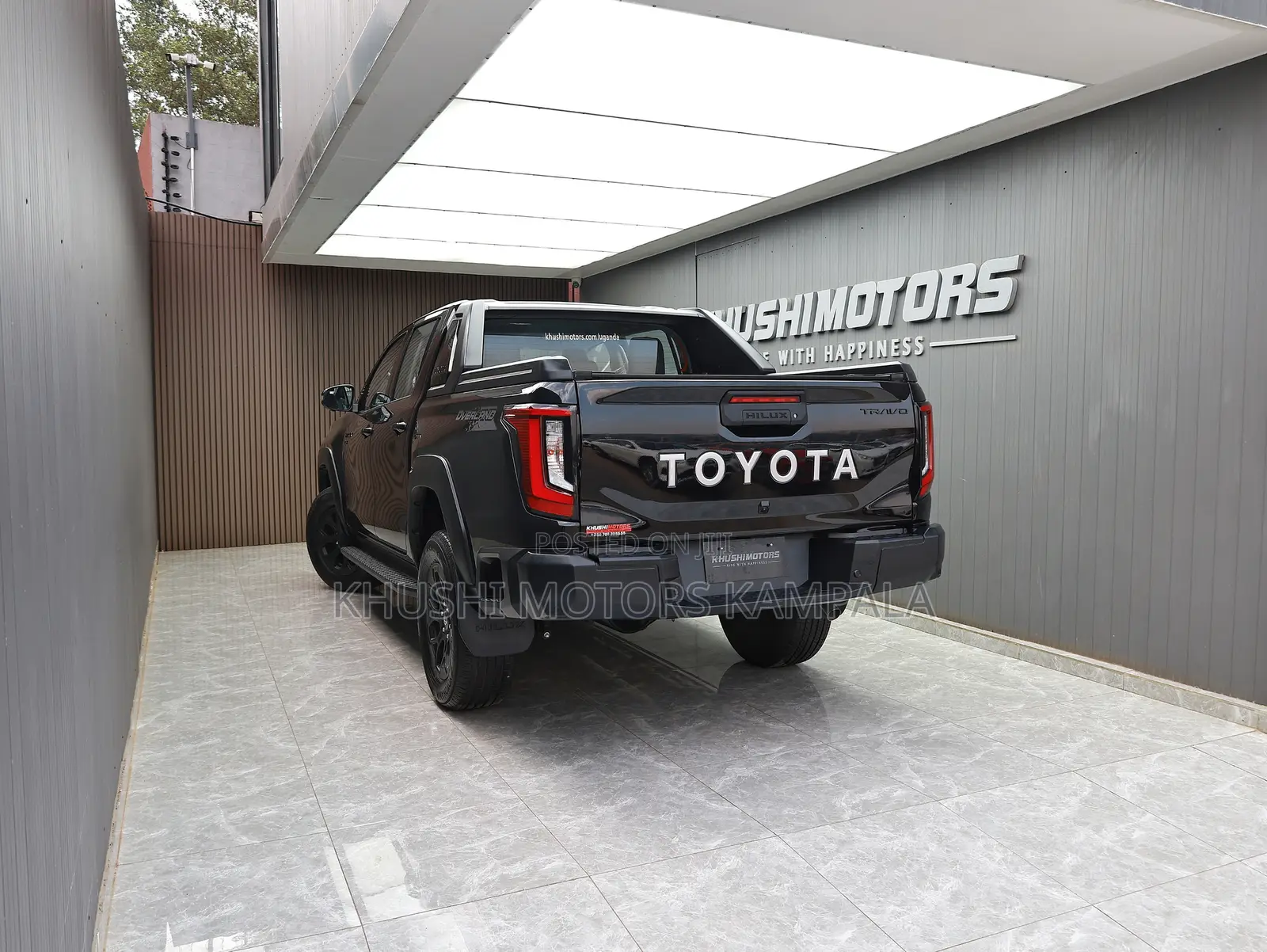 New Toyota Hilux 2025 Black