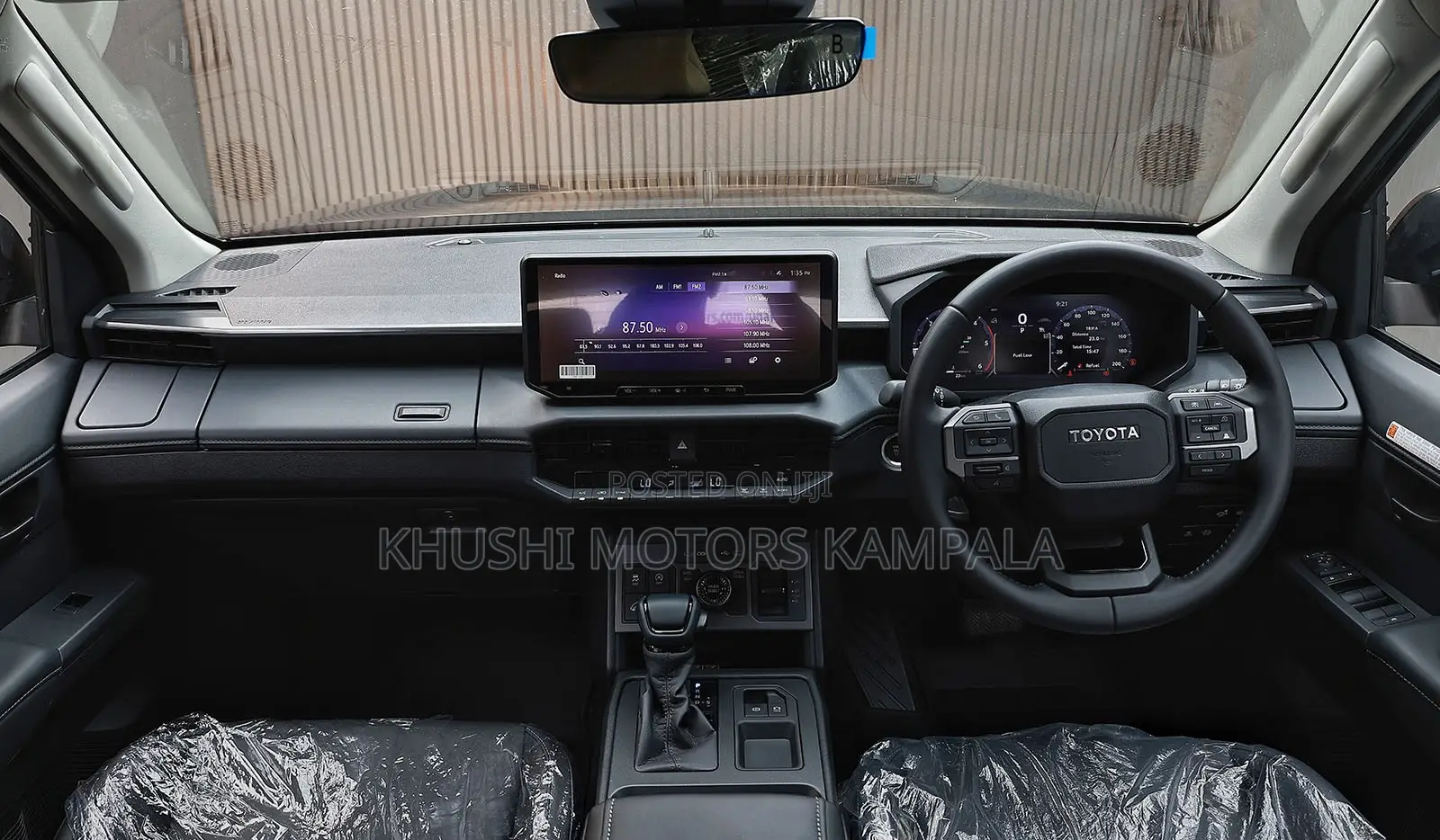 New Toyota Hilux 2025 Black