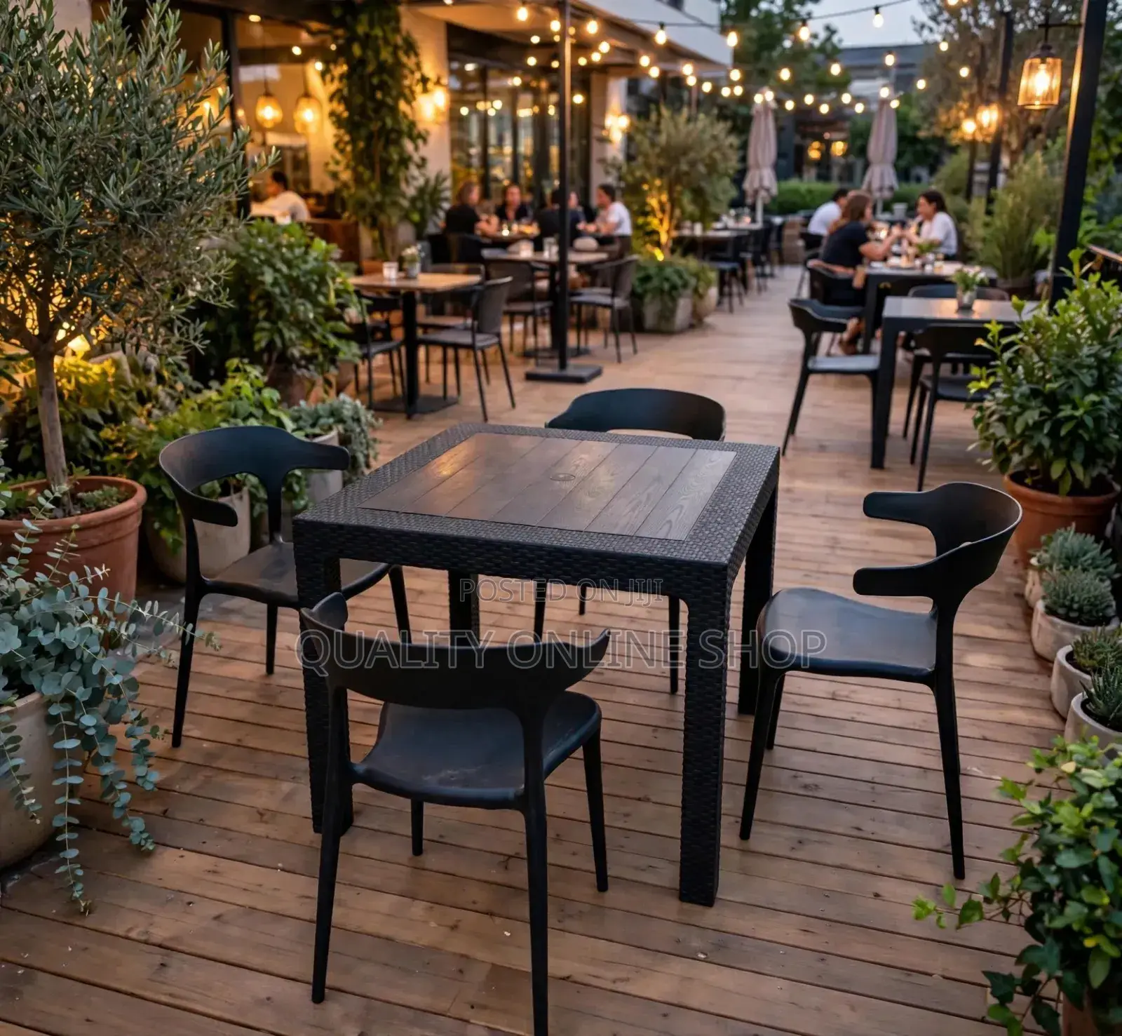 Elegance Dining Plastic Table and Chairs for Bars Garden Cafe