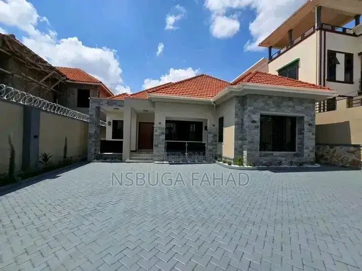3bdrm House in Standalone Kisaasi, Central Division for rent