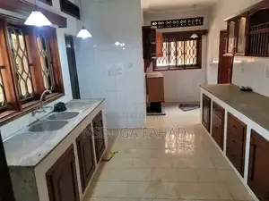 3bdrm House in Standalone Kisaasi, Central Division for rent