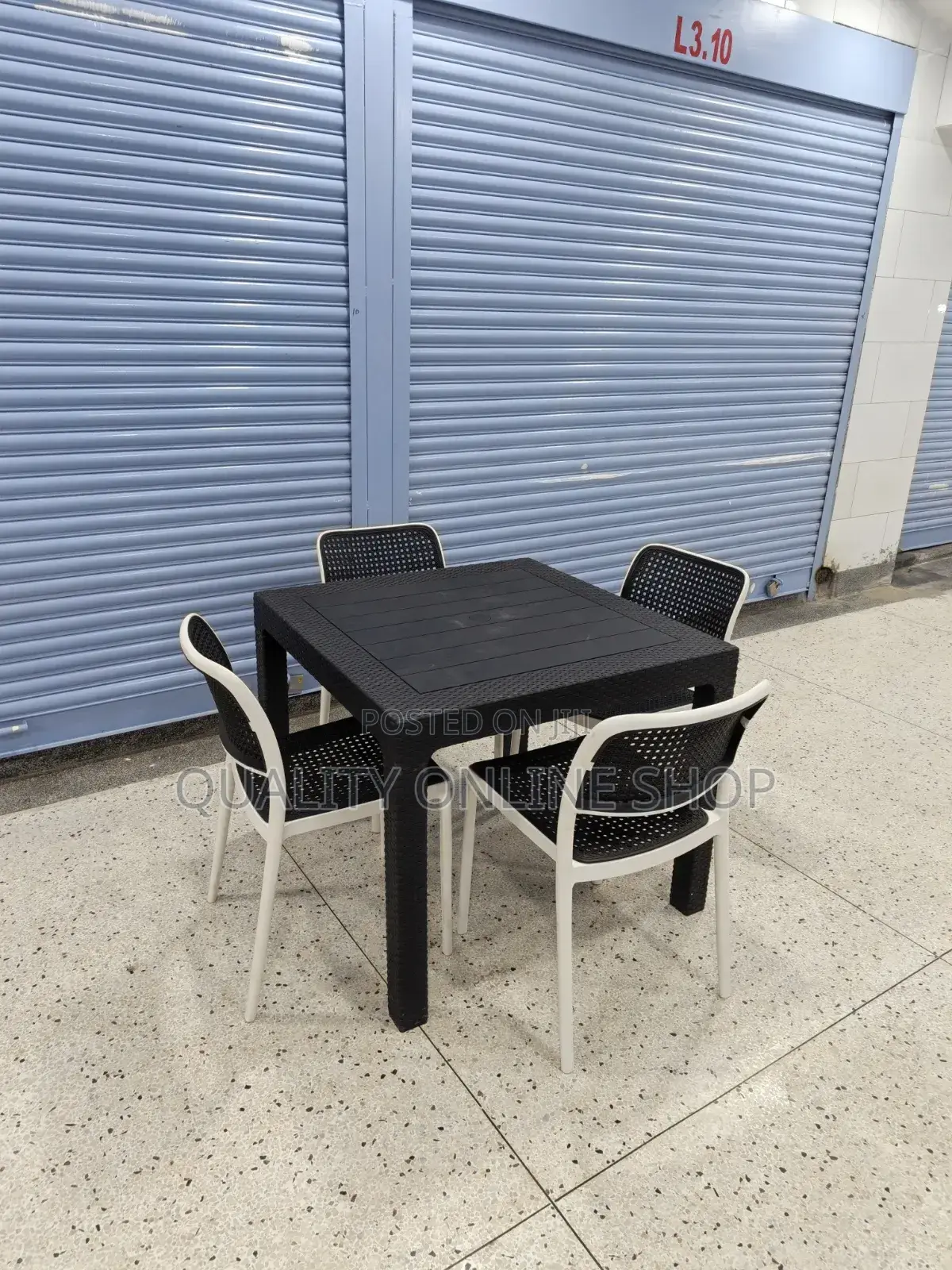 Simplified Plastic Table and Chairs Plastic Table and Chairs