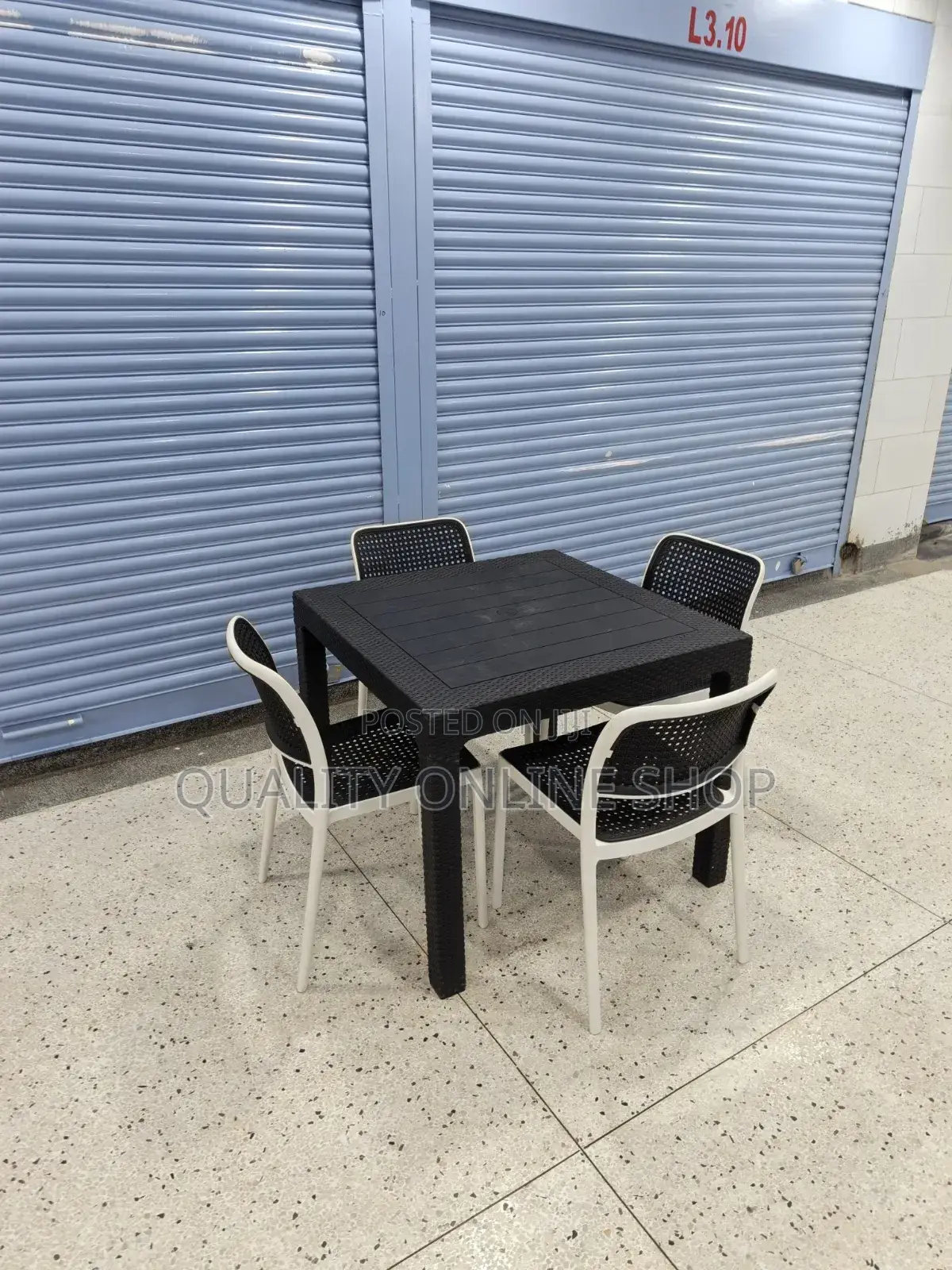 Simplified Plastic Table and Chairs Plastic Table and Chairs