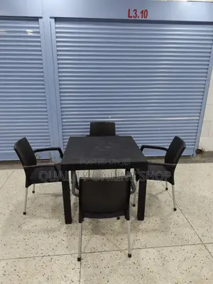 Patio Outdoor/Indoor Plastic Table and Chairs