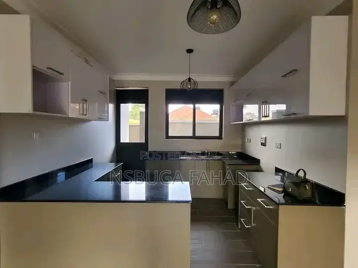 2bdrm House in Kisaasi Bahai, Central Division for rent