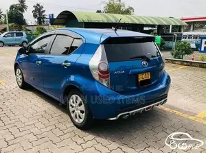 Toyota Aqua 2013 Blue