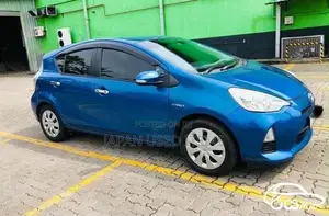 Toyota Aqua 2013 Blue