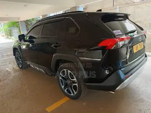 Toyota RAV4 2020 Black