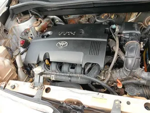 Toyota Sienta 2007 Silver