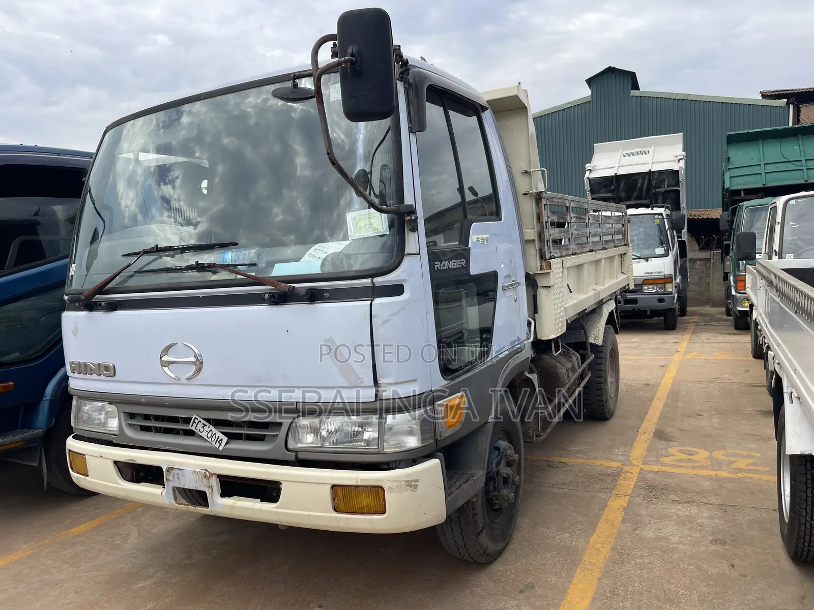 Hino Dumper