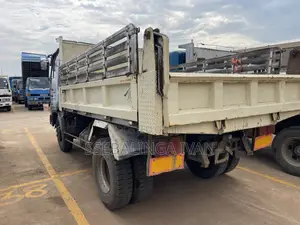 Hino Dumper