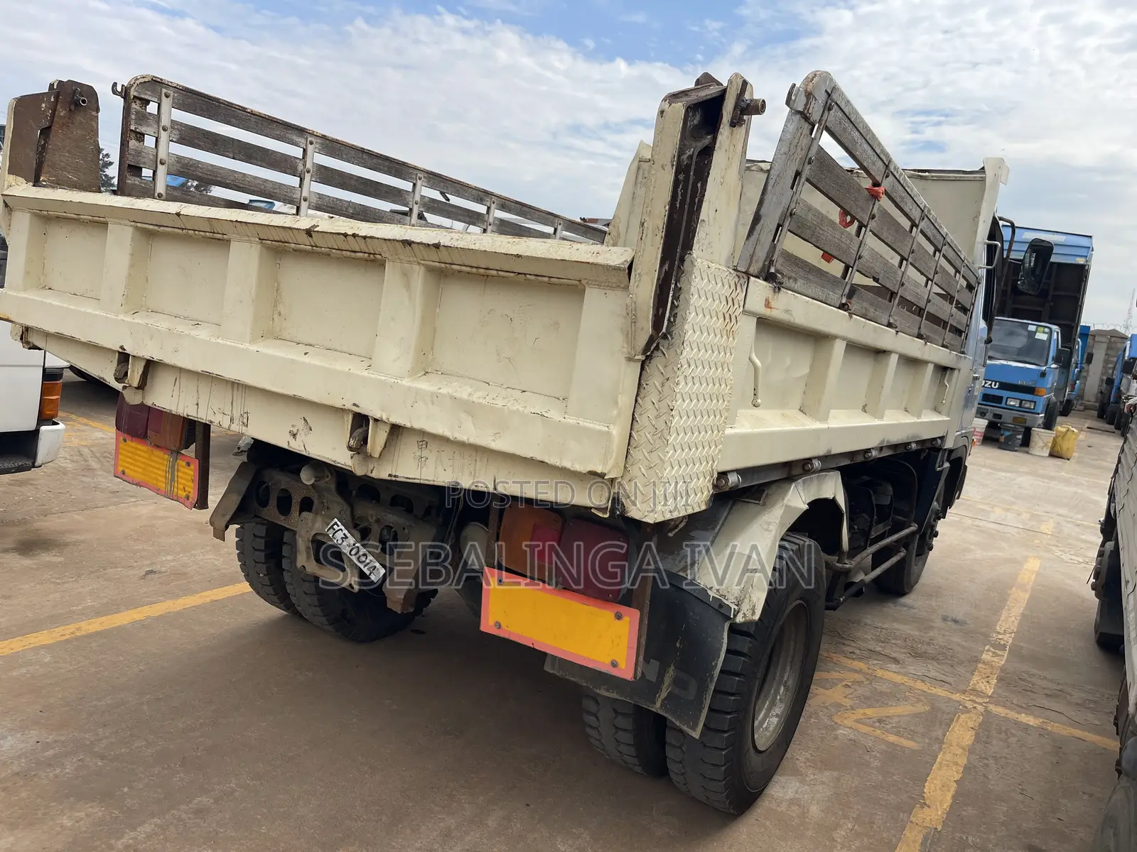 Hino Dumper