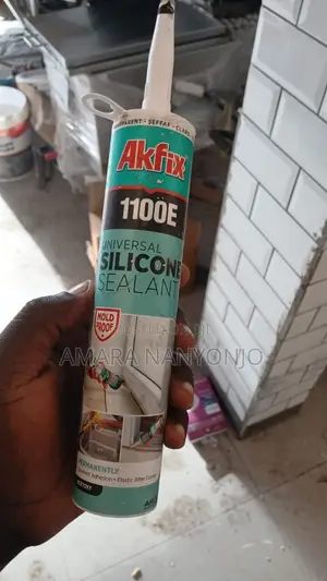 Akfix 805 Multiple-Purpose PU Foam.