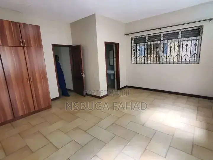 3bdrm House in Standalone Kisaasi, Central Division for rent