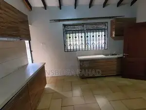 3bdrm House in Standalone Kisaasi, Central Division for rent