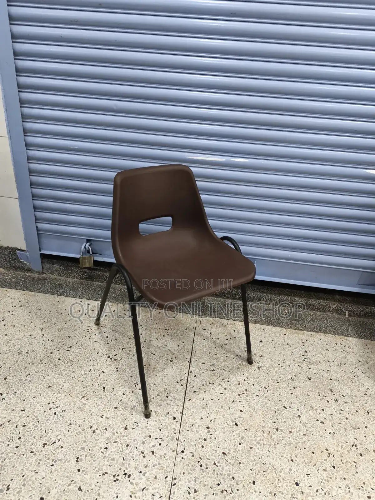 Curved Metal Stands Plastic Chairs Plastic Chairs