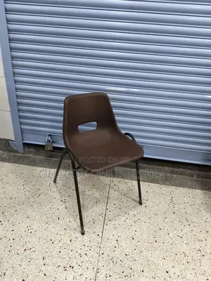 Curved Metal Stands Plastic Chairs Plastic Chairs