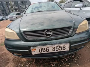 Opel Astra 2004 Green