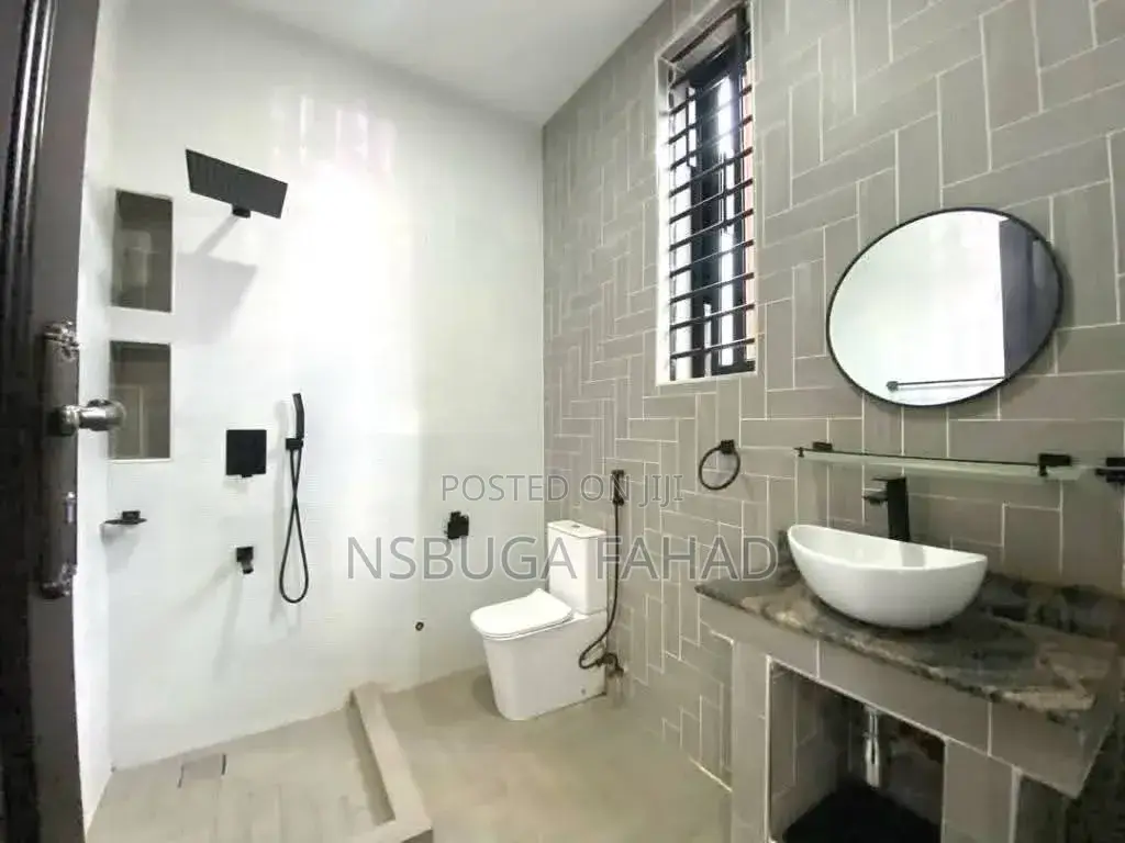 2bdrm House in Kisaasi, Central Division for rent
