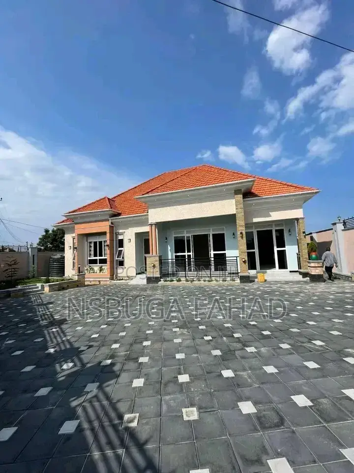 3bdrm House in Standalone Kisaasi, Central Division for rent