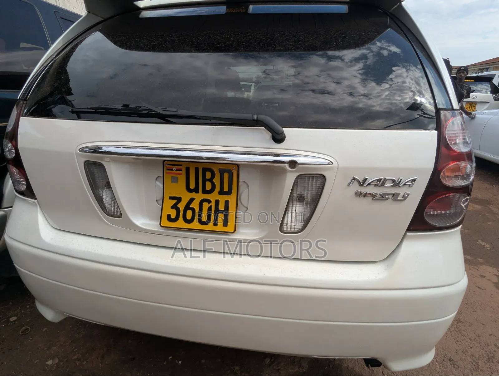 Toyota Nadia 2000 White