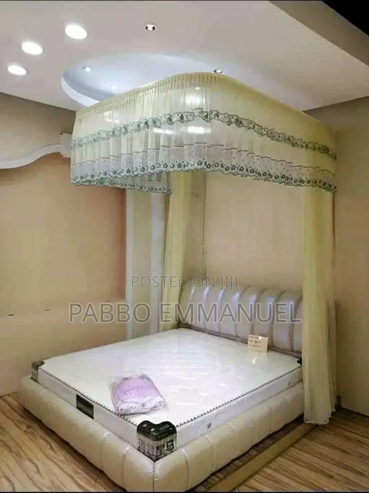 Adjustable Rail Wall Mountable Net