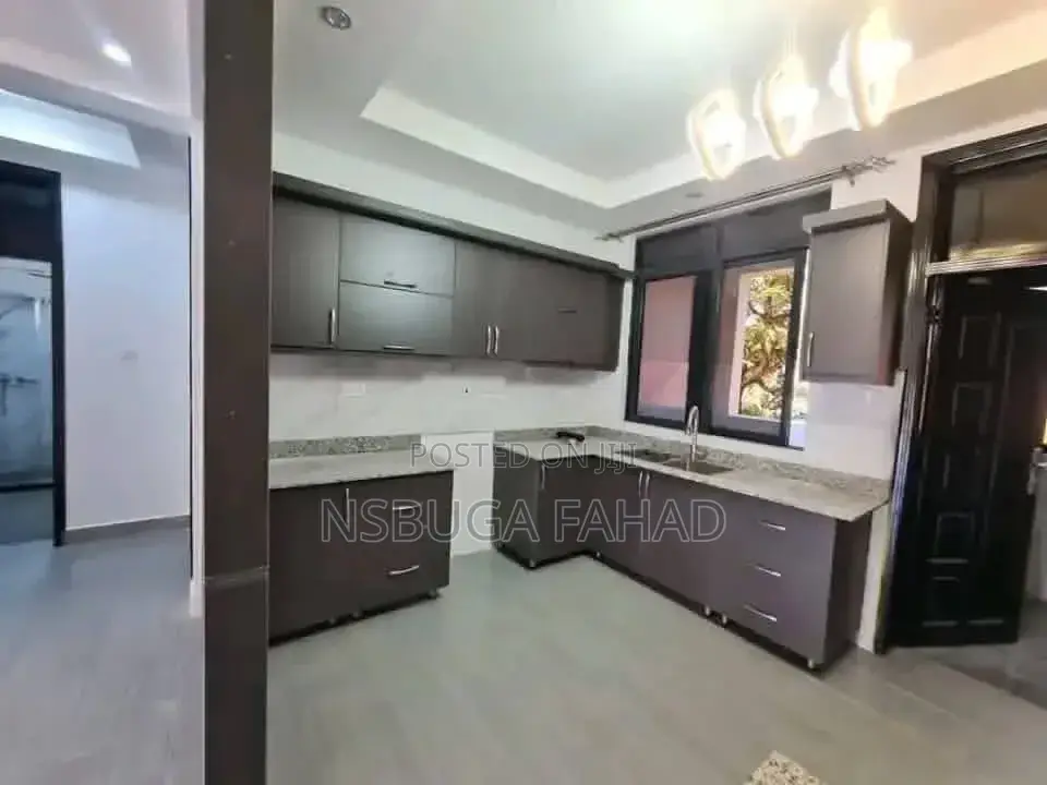 2bdrm House in Kisaasi Bukoto Road, Central Division for rent