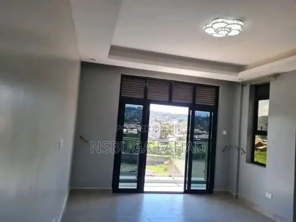 2bdrm House in Kisaasi Bukoto Road, Central Division for rent