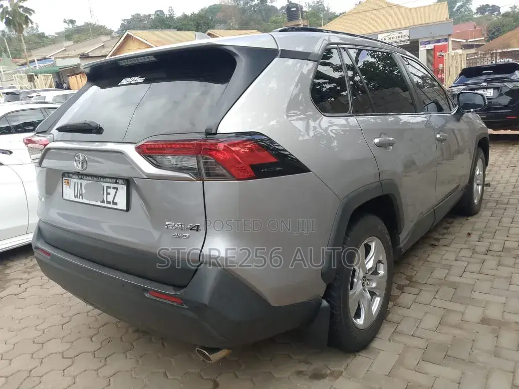 Toyota RAV4 2020 Silver