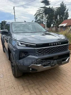 New Toyota Hilux 2026 Gray