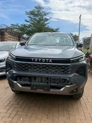 New Toyota Hilux 2026 Gray