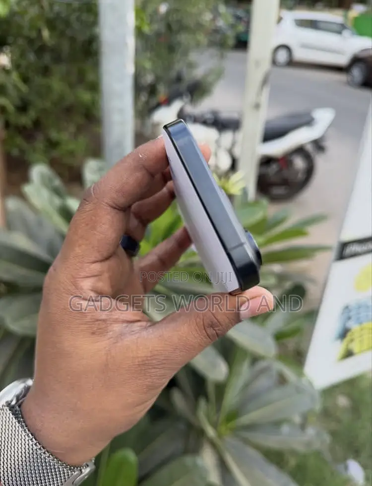 New Apple iPhone 16 Pro 256 GB Black