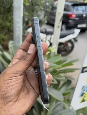 New Apple iPhone 16 Pro 256 GB Black