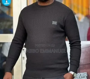 Round Neck Sweatshirts