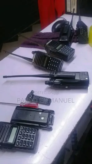 Uv-82 Walkie Talkies