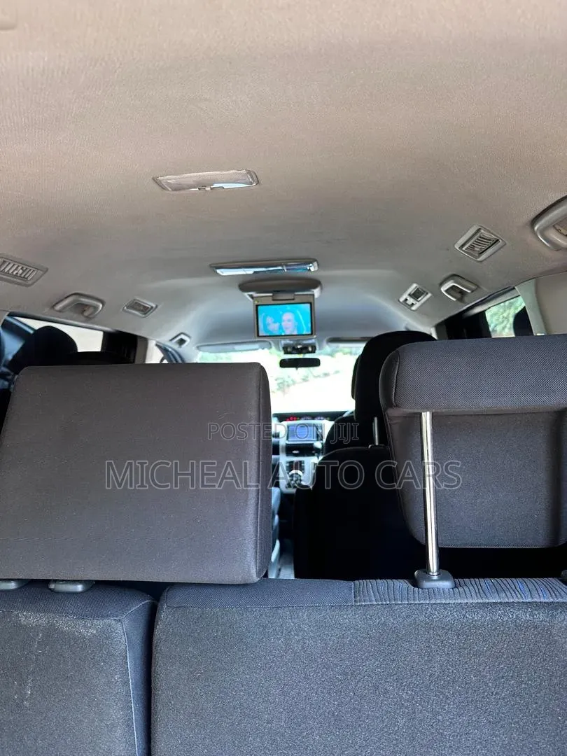 Toyota Noah 2012 Black